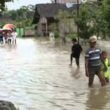 Pemkab Blitar lambat berikan bantuan korban banjir Lodoyo